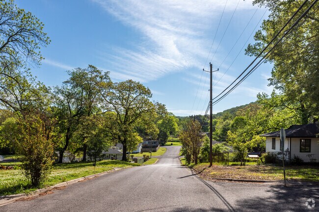 Enjoy the quiet streets of Oak Ridge Park.