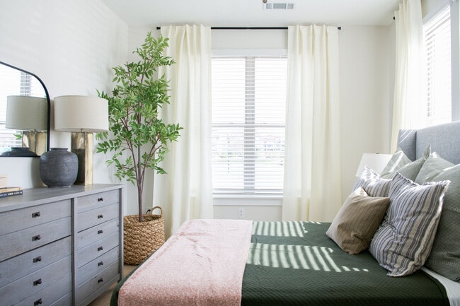 NOVEL University Place by Crescent Communities, Charlotte, NC 28262 - photo 6