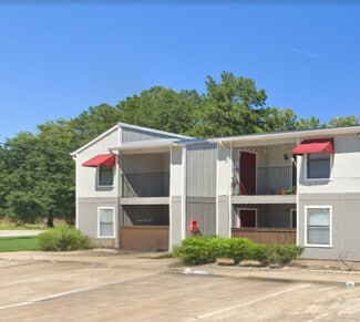 901 Crooked Creek Dr, Lufkin, TX 75904