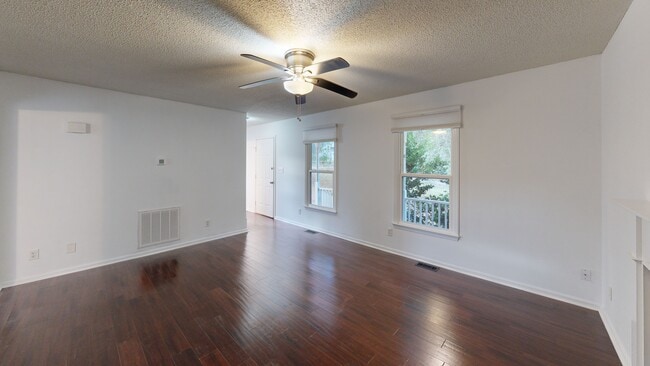 40 Crepe Myrtle Ct, Angier, NC 27501 - photo 2