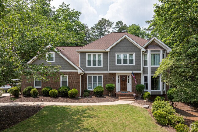 Two- to three-story homes are listed between $800,000 and $1.5 million in Newtown.