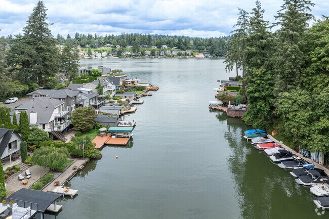 Oswego Lake offers residents here have the opportunity to enjoy activities on the lake.