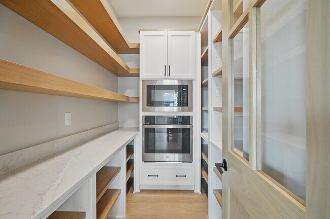 0 173rd St unit 36747890, Urbandale, IA 50263 - photo 5