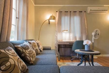 83 W Glenarm St, Pasadena, CA 91105 - photo 1