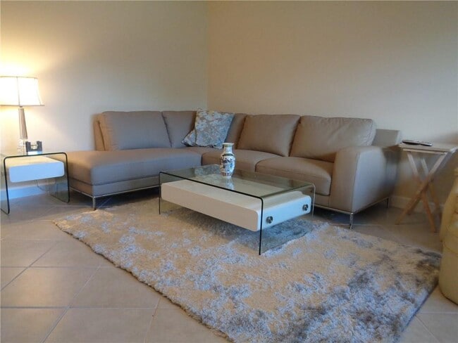 146 Lyndhurst G, Deerfield Beach, FL 33442 - photo 7