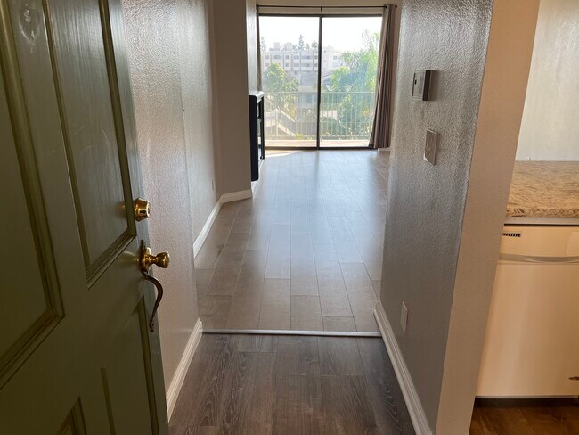 Emerald Villas unit 311, Long Beach, CA 90802 - photo 6