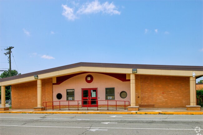 Allison Park Elementary School is a public K-6 school with a B grade on Niche.