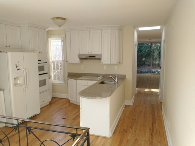 1666 32nd St NW unit 4, Washington, DC 20007 - photo 4