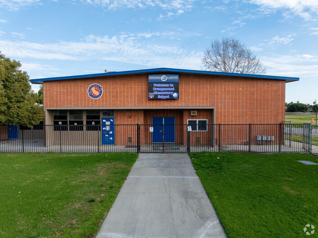 Orangewood Elementary School is a great local Elementary school.