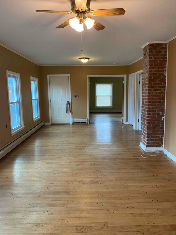 18 N Perry St, Johnstown, NY 12095