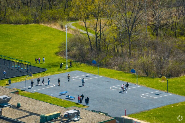 Pleasant Valley Middle School is a public school located in Peoria, IL.