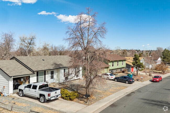 Inviting, quiet Horseshoe Park in Aurora, Colorado offers a variety of home options.