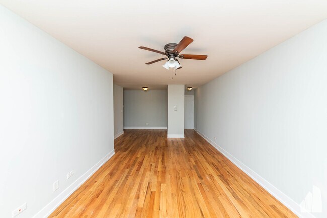 445 W Barry Ave unit 430, Chicago, IL 60657 - photo 3