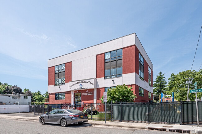 Yeshiva Of South Shore student-teacher ratio is 11:1 in Woodmere.