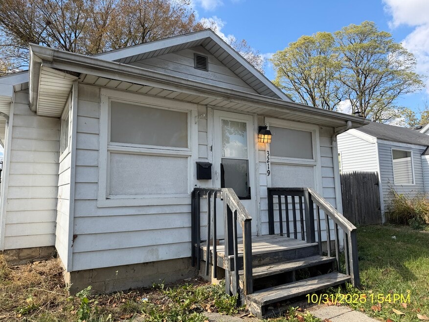 3219 S Vine St, Muncie, IN 47302 - photo 1