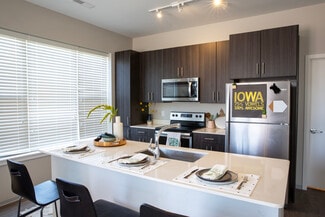 104 E 7th St, Coralville, IA 52241