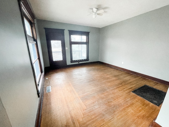 418 E Main St, Greenfield, IN 46140 - photo 2