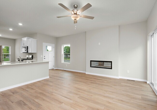 703 Aspen Ln unit 37001062, Montrose, MN 55363 - photo 4