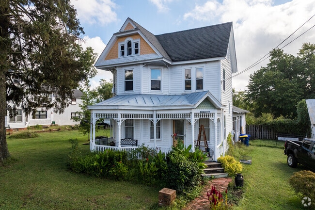 Beautiful 19th-century Queen Anne Victorian homes dot the neighborhoods of Frederica.