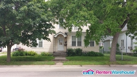 407 N Elm Ave, Owatonna, MN 55060 - photo 2