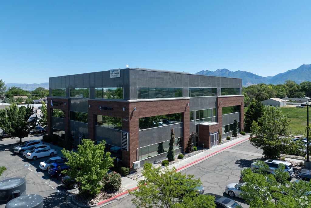 Mountain Heights Academy is located in the West Jordan neighborhood.
