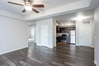 1003 Bluegrass Cir, Cedar Falls, IA 50613