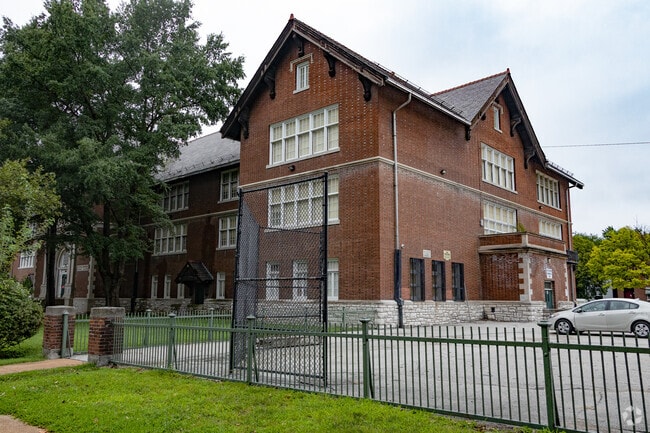 Woodward Elementary School alt view 2 in Carondelet.