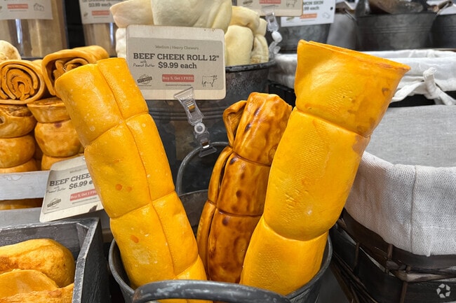 BarkYard n' Brews in Dorsey Riverbend has treats for both dogs and their owners.