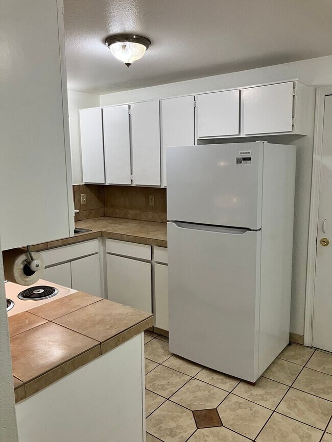 2429 NE Saratoga St, Portland, OR 97211 - photo 5