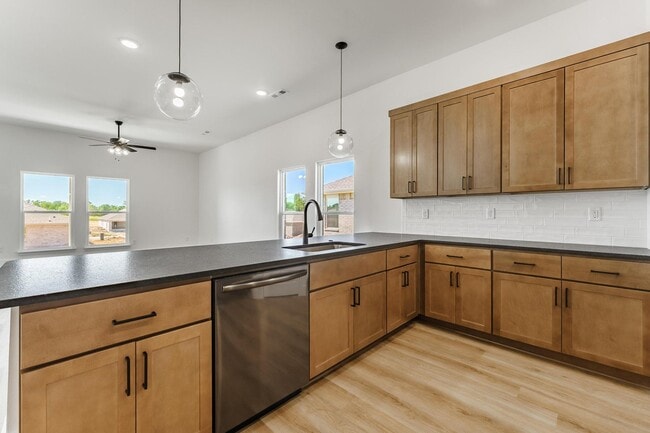 1715 Ferguson St, Pea Ridge, AR 72751 - photo 2