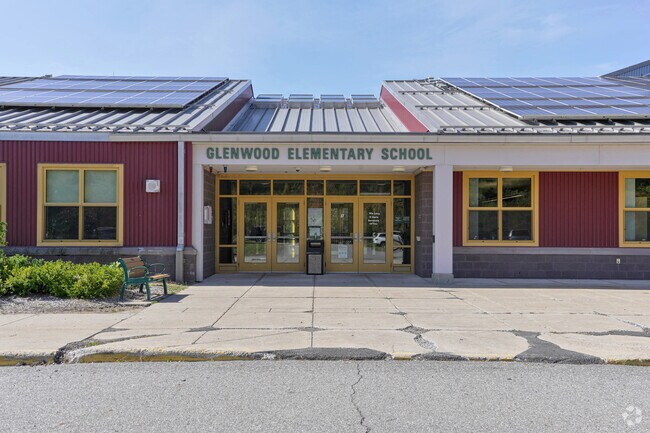 The entrance to Glenwood Elementary School.