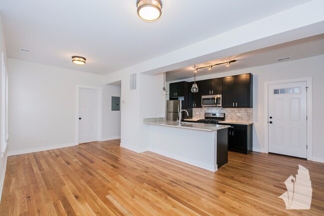 2201 W Eastwood Ave unit 2201-W3, Chicago, IL 60625 - photo 6