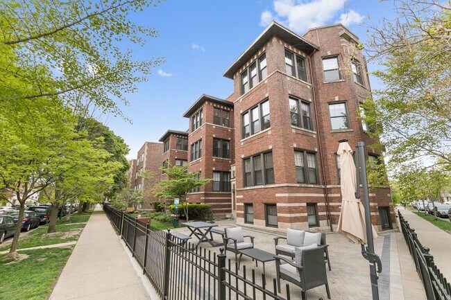 7648 N Eastlake Terrace unit 1, Chicago, IL 60626 - photo 2