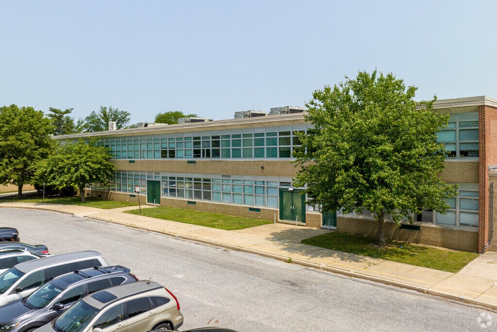 Oakleigh Elementary School in Parkville.
