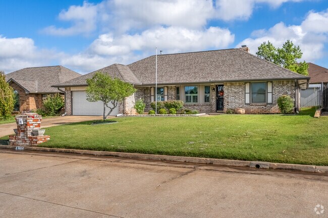 Homes in Frolich Meadows Estates feature large front yards as well as quiet residential streets.