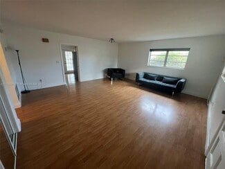 2621 NE 209th St, Miami, FL 33180