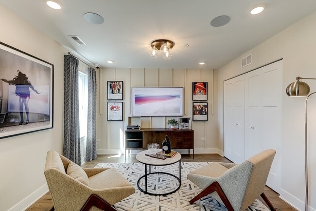 1060 E Oakton St unit 36458056, Des Plaines, IL 60018 - photo 3