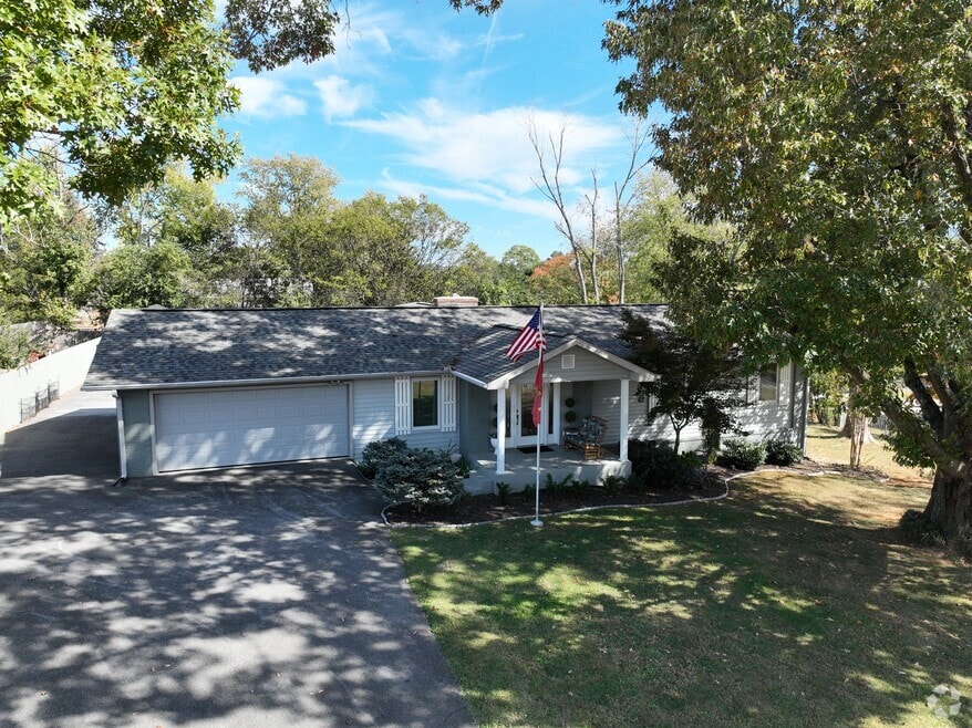 269 Mohawk Cir, Seymour, TN 37865 - photo 2