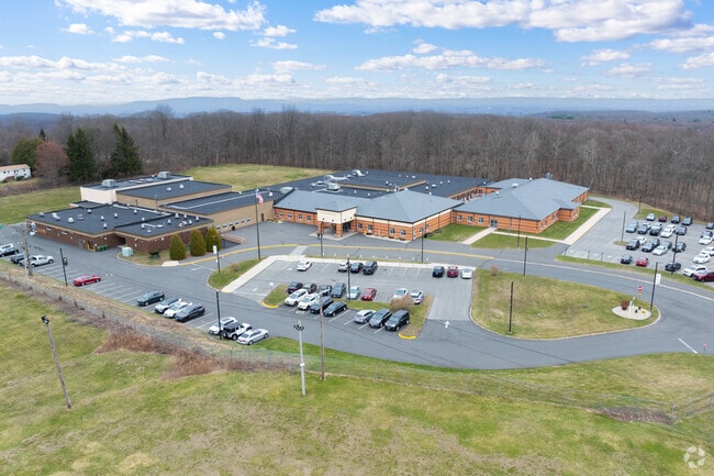 Long River Middle School is located in Prospect, Connecticut and part of district 16.