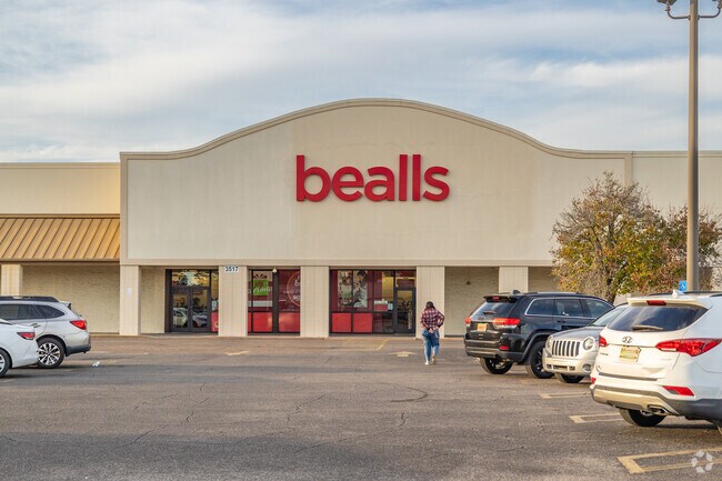 Bealls in Pascagoula offers wardrobe essentials for every occasion.
