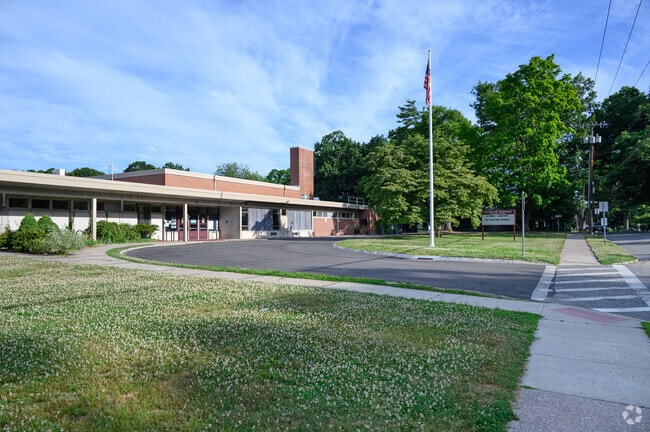 Front entrance of Glickman Elementary serving students in Sixteen Acres, MA.