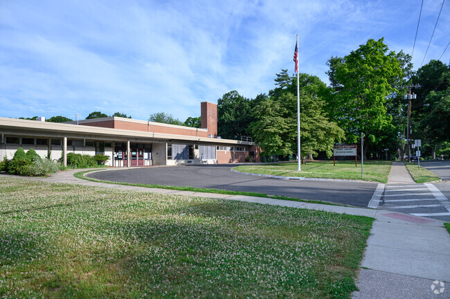 Glickman Elementary, Springfield MA Rankings & Reviews - Homes.com