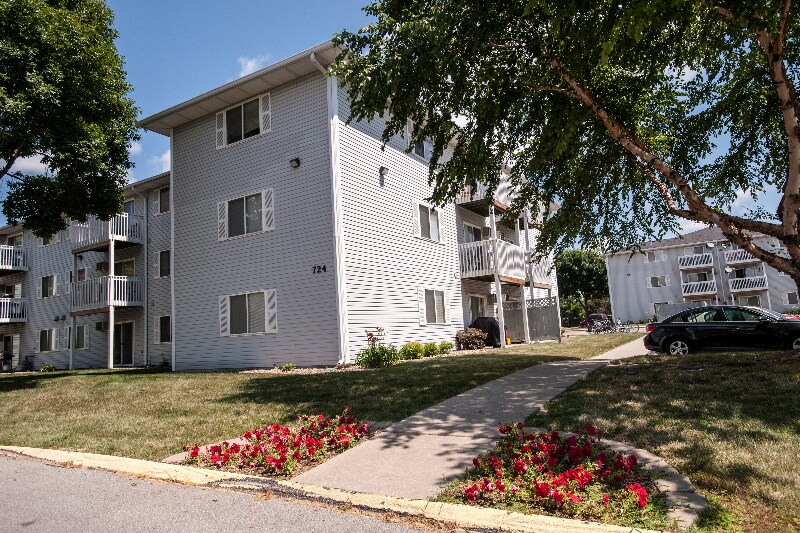 Centennial Place Apartments, Altoona, IA 50009 - photo 1