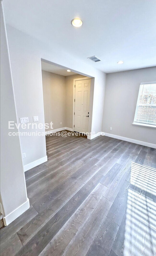 404 Longden Ave, San Mateo, CA 94403 - photo 7