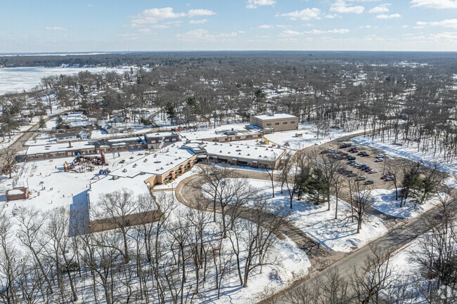 Oakridge Lower Elementary School is located in Muskegon, Michigan.