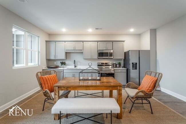 2374 E 18th St Place, Chattanooga, TN 37404 - photo 3