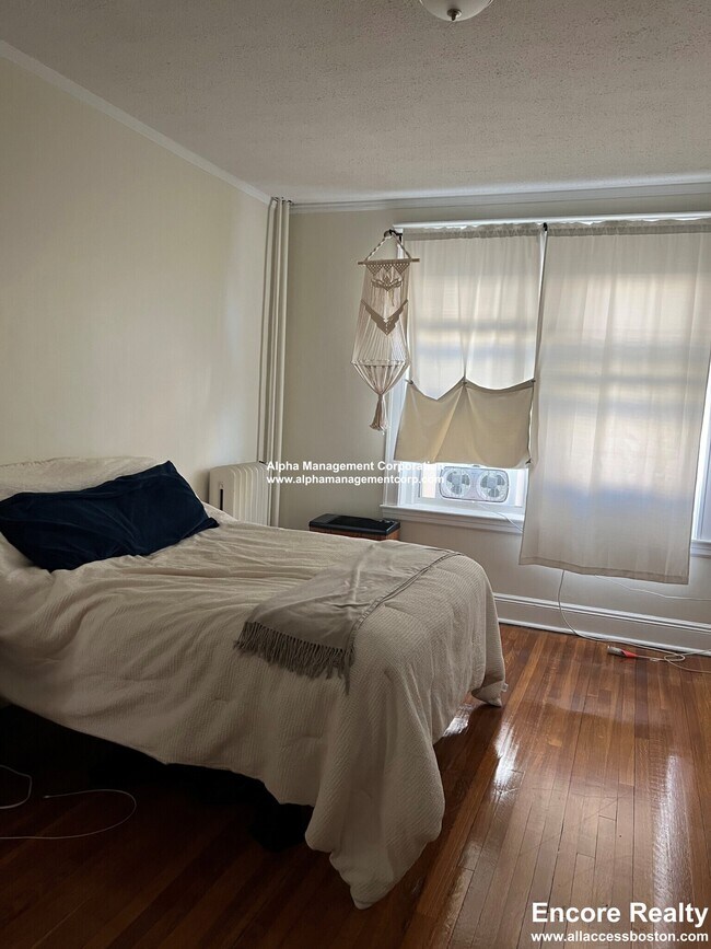 94 Maple St unit 1, Malden, MA 02148 - photo 2