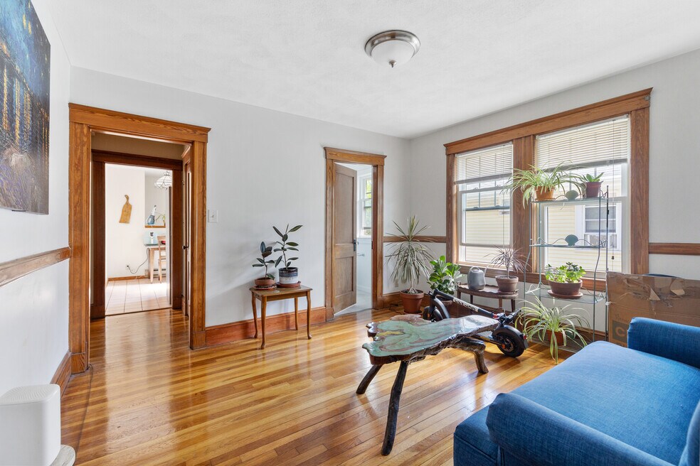 29 Murray Hill Rd unit 3, Cambridge, MA 02140 - photo 1