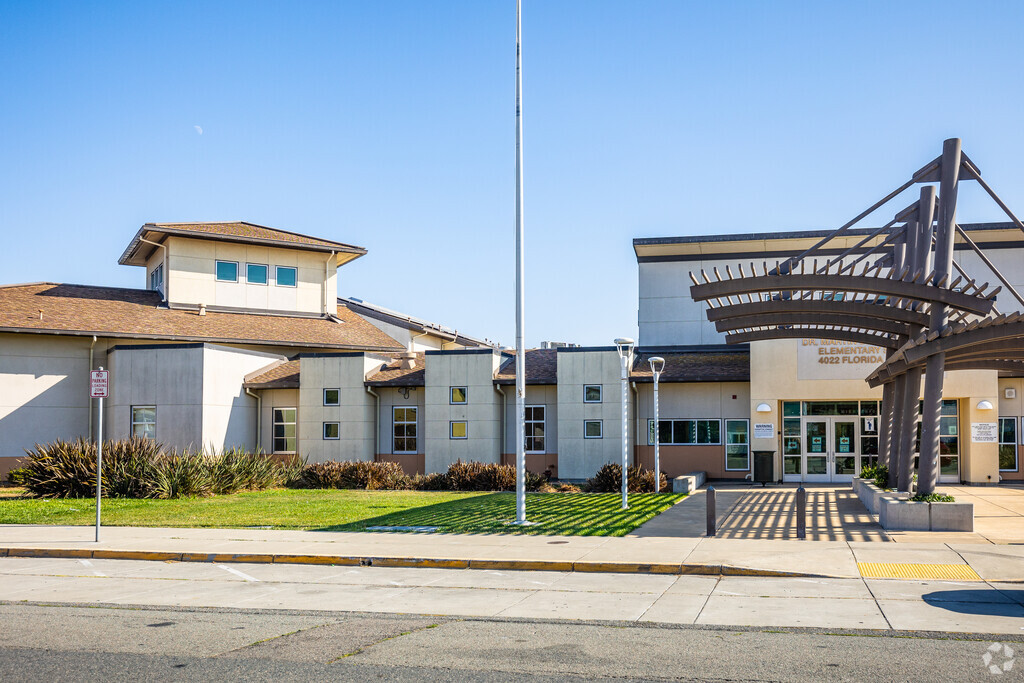 King Elementary School is a large campus serving Park Plaza students.