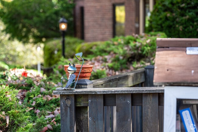 Small sculptures showcase local creativity in Silver Spring Park.